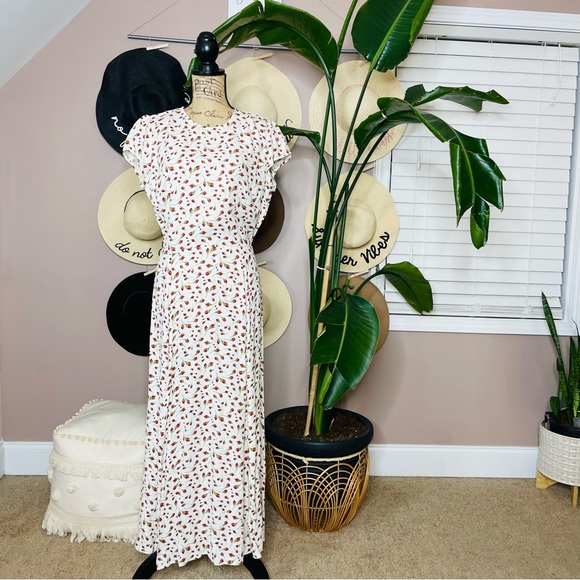 Reformation mini rose print dress - Picture 2 of 15